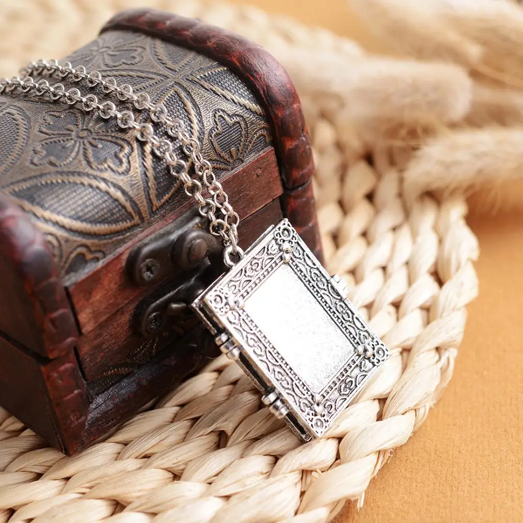 

Retro Gothic Openable Square Pendant Photo Frame Box Locket Necklace Jewelry