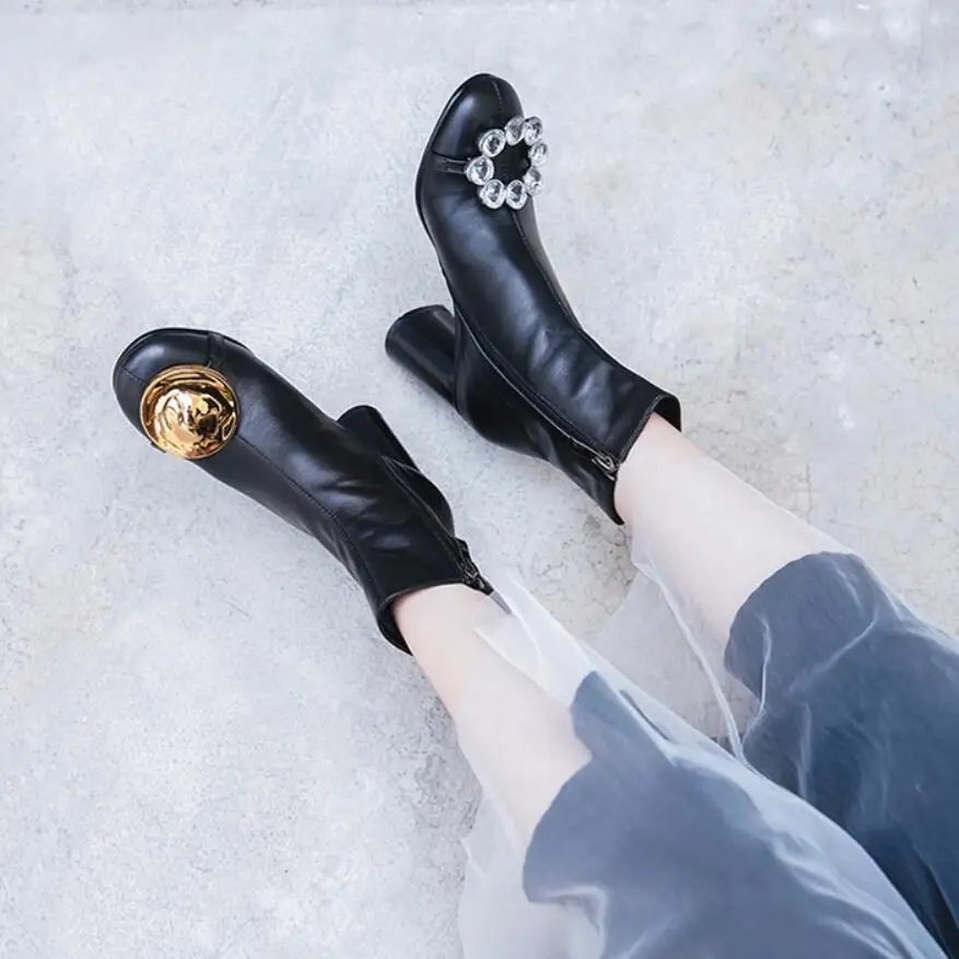 

2018 autumn women new asymmetrical diamond buckle pure color boots female copper decor with zipper close chunky heel short boots