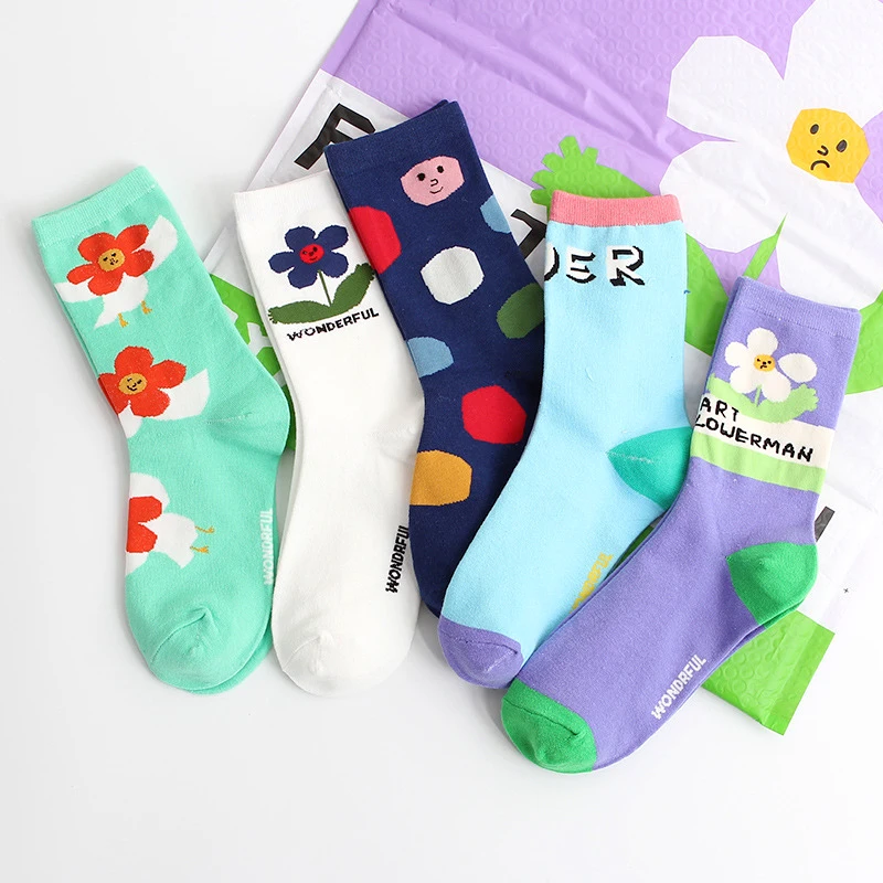 

Flower Smile Face Socks Female Autumn Winter Warm Streetwear Cute Cartoon White Kawaii Funny Cotton Socks Short Happy Tide Socks