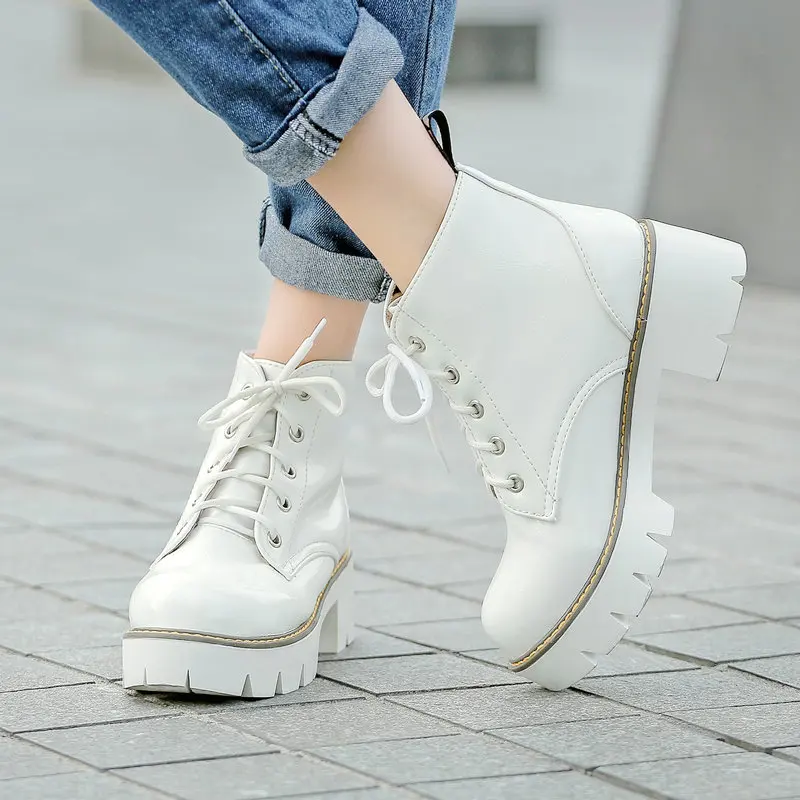 

Autumn Winter Fashion Ankle Boots Women Patent Leather Square Low Heel Martin Boots Round Toe Lace Up Ladies Shoes Silver Black