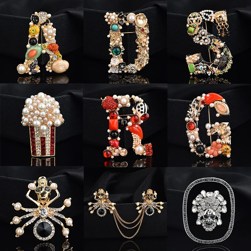 

New Luxury Exquisite Letter Enamel Pearl Crystal Brooch For Girl Women Fashion Prom occasion Brooches Pin Clothes Accessories