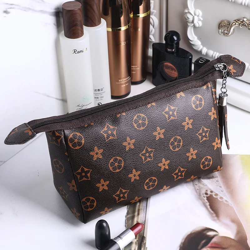 

Women Make Up Bag Cases Cosmetic Bag Travel Makeup Case Women Organizer Pouch Wash Kit Bear Design Coin Case Travel Cosmetic Bag