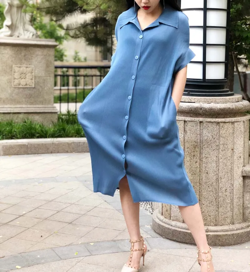 Модное однотонное платье Miyake fold с коротким рукавом, с воротником-стойкой, ТРАПЕЦИЕВИДНОЕ ПЛАТЬЕ доступно