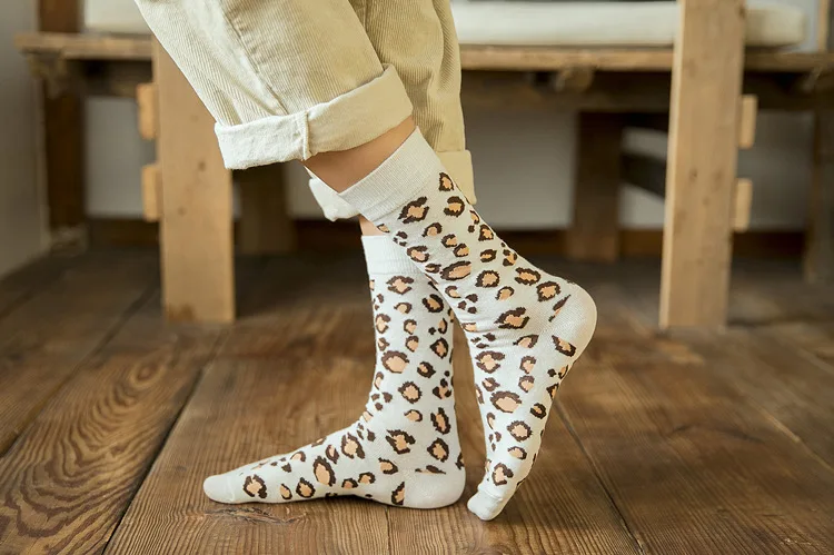 10 шт. = 5 пар/лот, носки с леопардовым принтом, осенне-зимние корейские теплые носки из чистого хлопка, уличная одежда, носки средней длины, Chaussettes