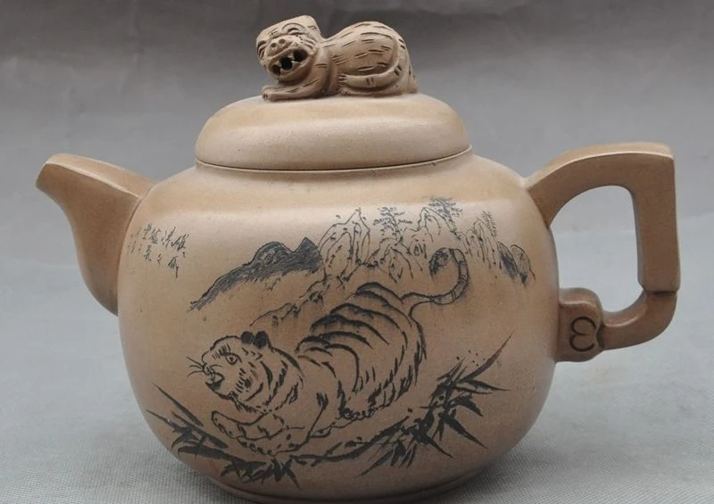 

8" China Yixing zisha pottery Carved beast tiger statue teapot tea set Tea maker