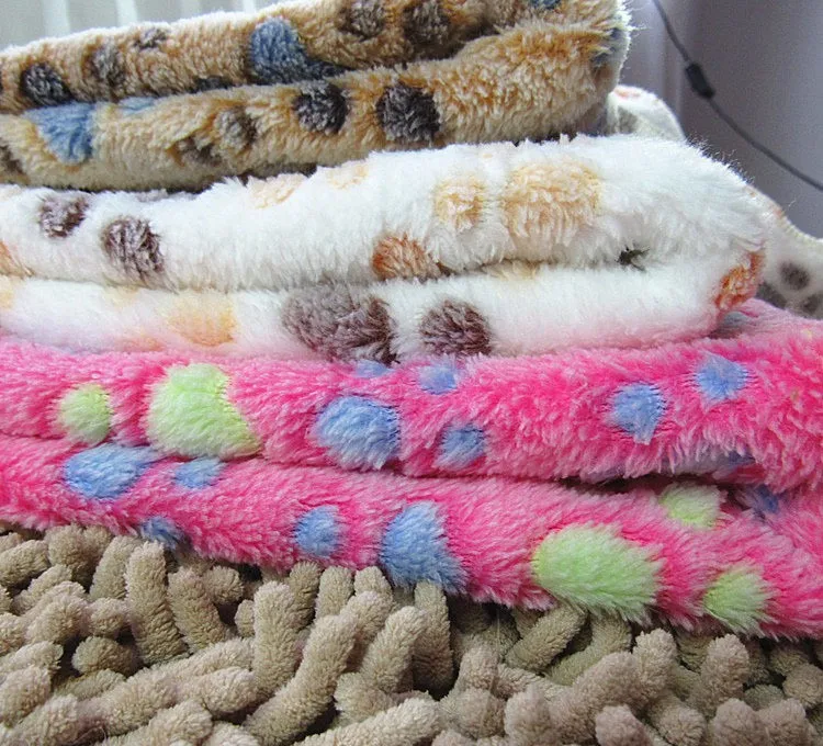 Плотное флисовое мягкое одеяло для собаки с милыми лапами, принтами, теплое маленькое домашнее животное, кошка, собака, сплошное, для собаки, кондиционер, одеяло, кровать, коврик, три размера