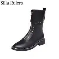 Silla ผู้ปกครอง 2018 ใหม่สุภาพสตรีจริงหนังข้อเท้ารองเท้าบูทรอบ Toe รองเท้าส้นสูง Rivet Martin รองเท้าผู้หญิงด้านหน้าซิป Retro สั้น Boot