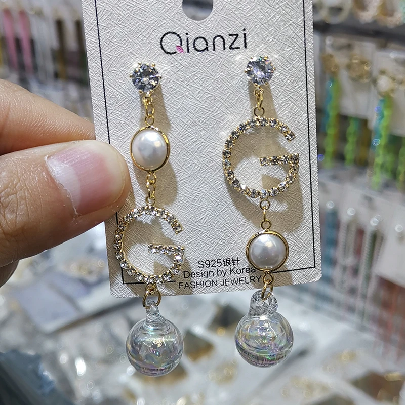 

Full Crystal Letter g Earrings for Women Luxury Pearl Long Drop Glass Bottle Dangle Earrings Girl Wedding Brand Jewelry Z099