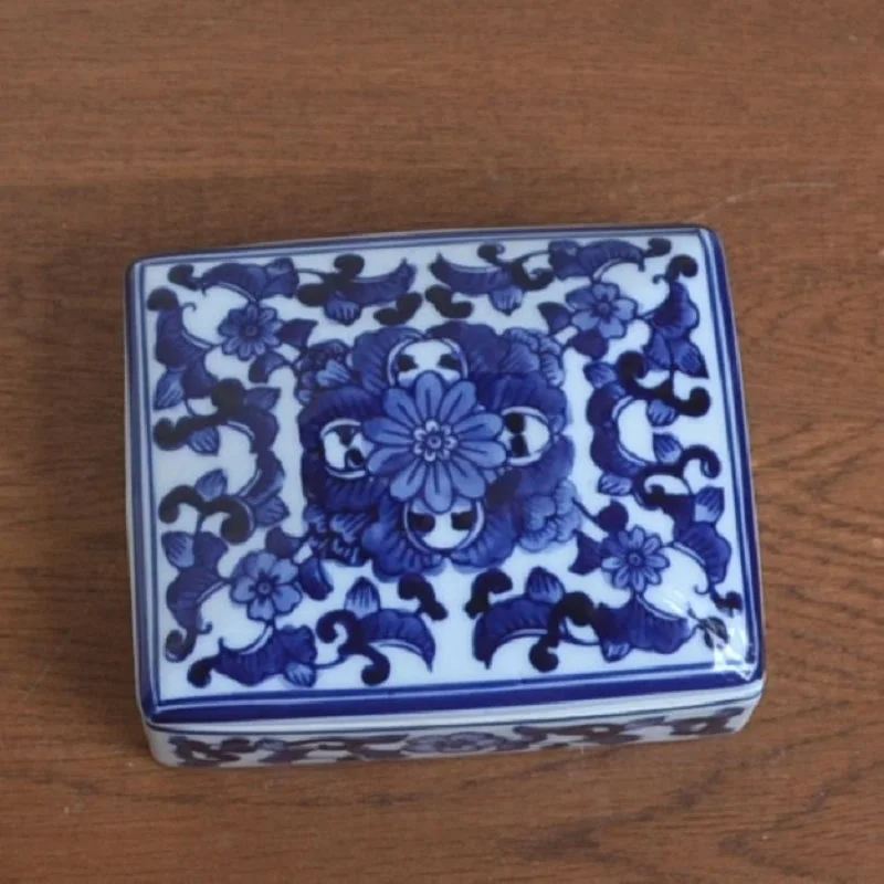 

christmas Blue and white porcelain box small box storage tank small ceramic jewelry box
