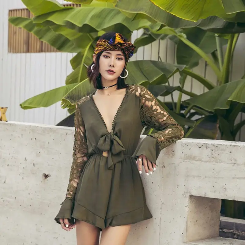 عميق V الدانتيل يصل داخلية قصيرة حللا مثير الجوف خارج طويل الأكمام حللا