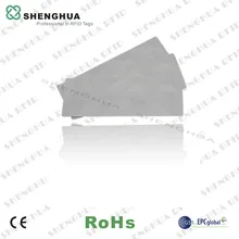 50 шт./упак. доступен индивидуальный заказ Низкая стоимость UHF RFID метка для защиты от несанкционированного доступа RFID пассивный RFID этикетка для лобового стекла Стикеры для парковки Системы