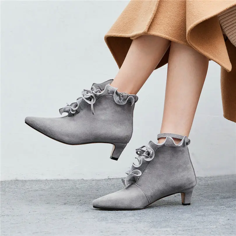 

NAYIDUYUN 2019 Women Shoes Genuine Leather Pointed Toe Kitten High Heel Wedding Party Pumps Ruffles Office Shoes Casual Shoes