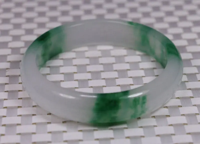 

65MM VERY FINE RARE NATURAL GREEN WHITE JADEITE JADE BRACELET BANGLE a 5.19