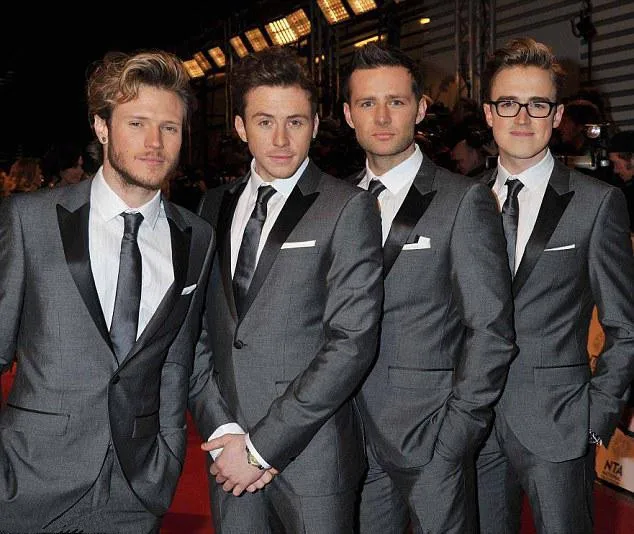 Custom-Made-New-Slim-Fit-Groom-Tuxedos-Dark-gray-Best-Man-Groomsman-Men-Wedding-Dinner-Suits