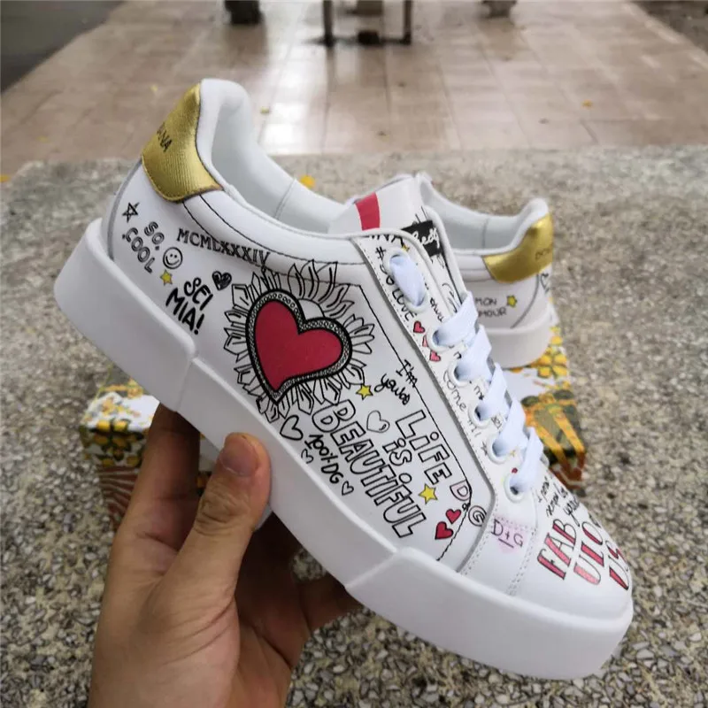

Red Heart Print Women Sneakers Luxury Design Lace-up Handmade Woman Casual Shoes Genuine Leather Cartoon Graffiti Shoes Woman