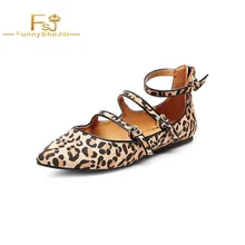 Модная женская обувь с леопардовым принтом; замшевые на тонком каблуке цвета хаки; балетки на плоской подошве с пряжкой и ремешком с острым носком; сезон лето; коллекция года; Casucal FSJ