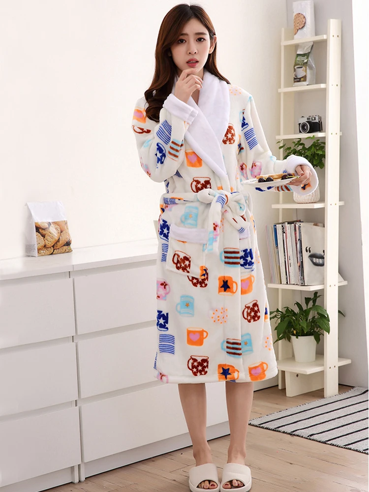 

Women Men Flannel Bathrobe Sleepwear 2018 Autumn Winter Printed Plush Couple Bath Robe Thick Warm Female Robe Dropshipping