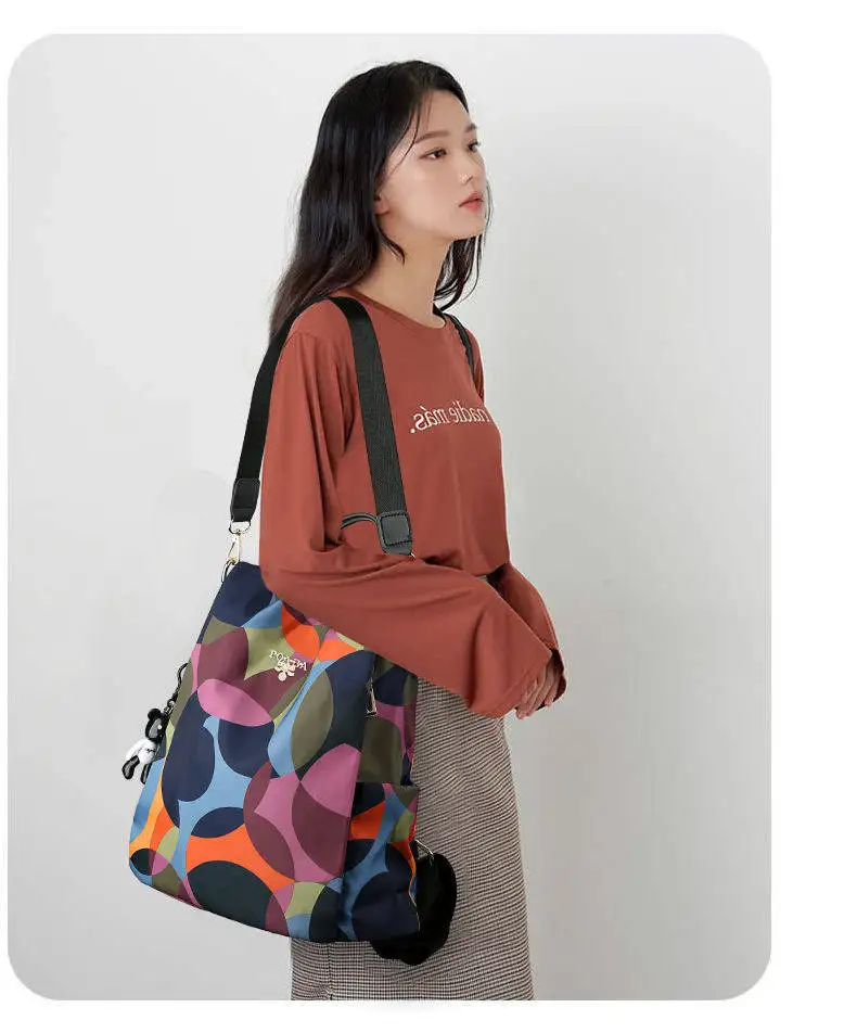 10373787863_2093736003