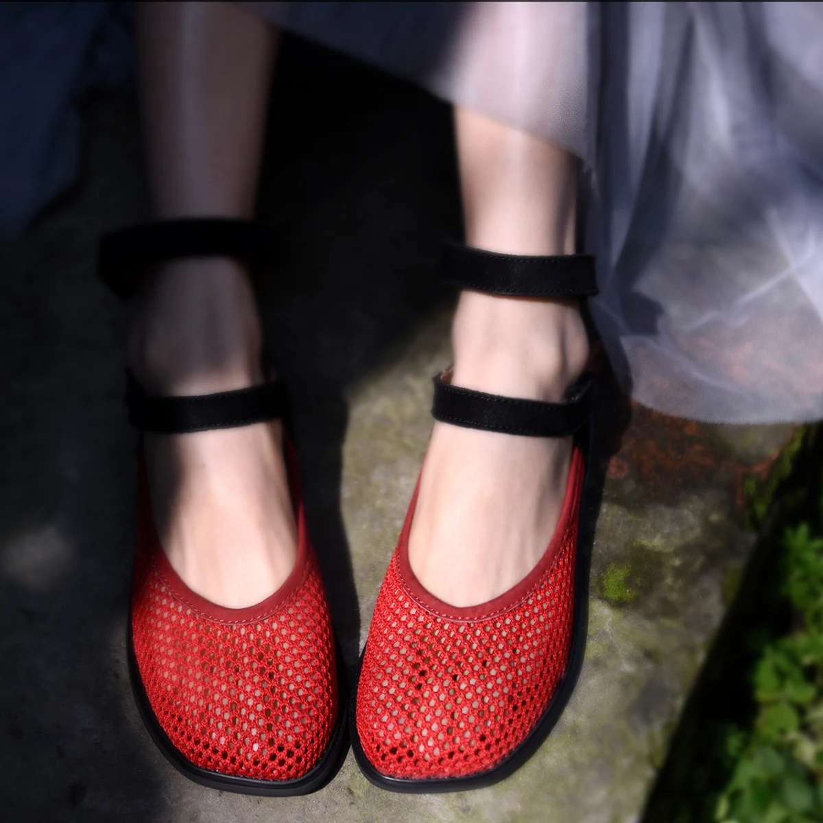 

Artmu Original Retro Hollow Women Sandals Hook and Loop Flat Sole Leather Handmade Red Sandals Round Toe Casual Shoes 73213-1