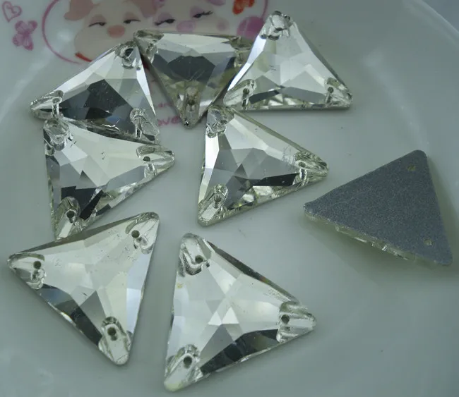 Нижние 3 отверстия треугольные граненые прозрачные стеклянные кристаллы