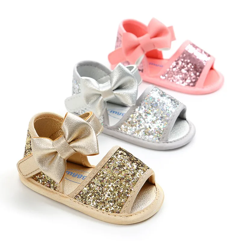 Летняя блестящая обувь из искусственной кожи с бантом, без шнуровки, для маленьких девочек, Sabdals, набор для волос, серебряная обувь +
