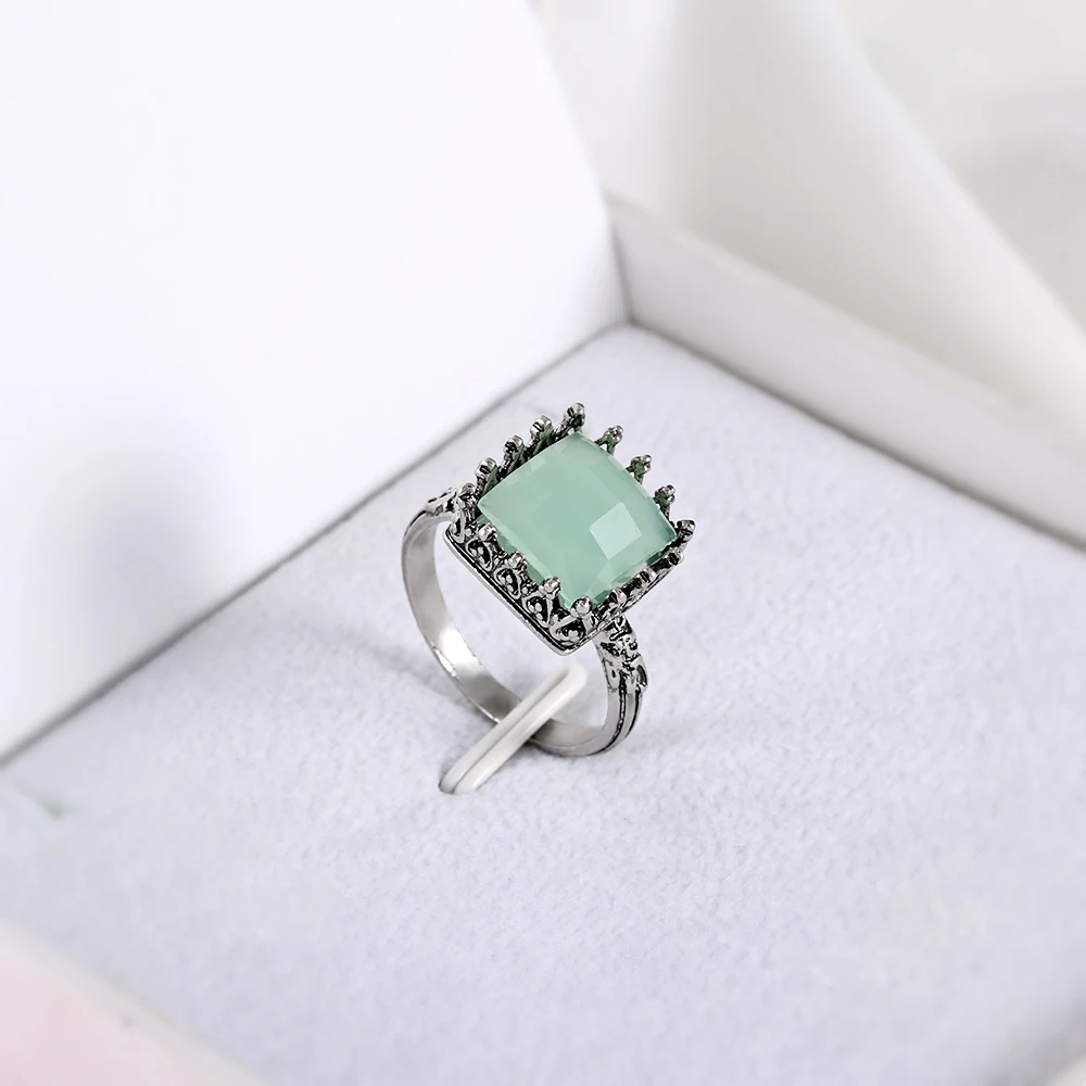 Vintage Green Stone Peridot Ring Princess Cut Bright Silver Anel Bague Austrian Crystal Rings for Women Girl Wedding Jewelry Z4