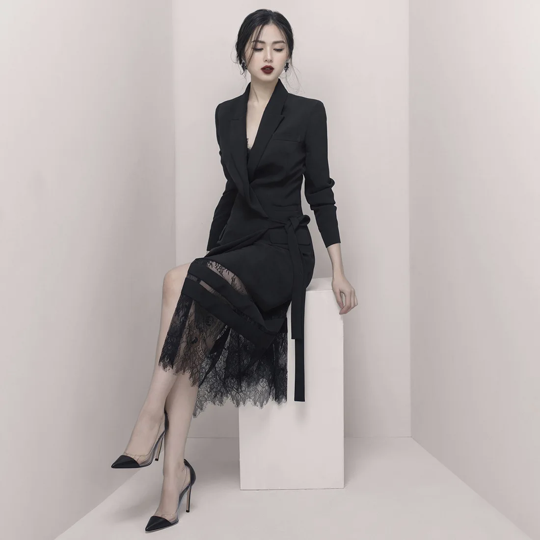 2019 Spring New Fashion Women's Lapel Waist Lace Splice Long Suit Jacket Sashes Notched Women Jackets and Coats Suit