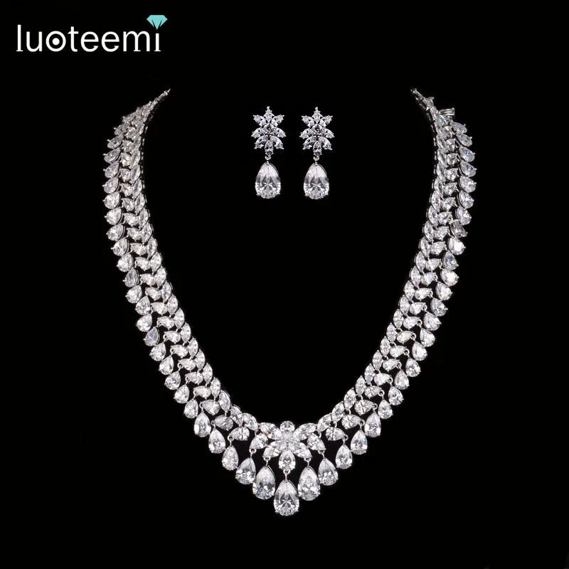LUOTEEMI New Luxury Noble Clear Bright CZ Waterdrop Pendant White Gold-Color Charm Choker Necklace for Women Bridal Wedding цена LUOTEEMI New Luxury Noble Clear Bright CZ Waterdrop Pendant White Gold-Color Charm Choker Necklace for Women Bridal Wedding цены онлайн