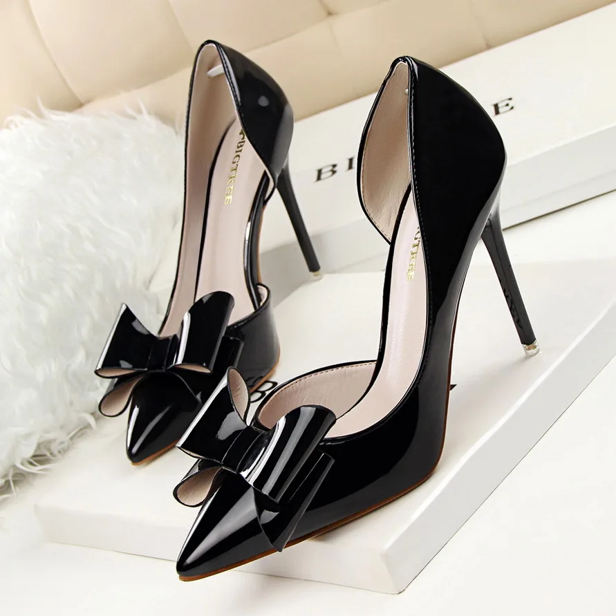 

2019 New Korean Sweet High Heel Stiletto High Heel-shallow Mouth Pointed Hollow Patent Leather Bow Women Shoes Wedding Shoes