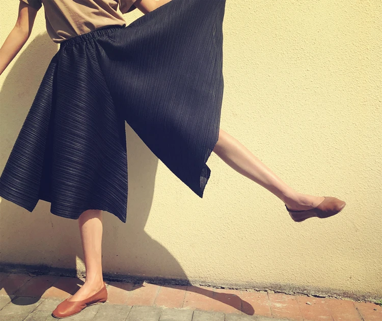 

miyake pleated Skirt trousers oblique cut three-dimensional cut wide-leg pants free shipping