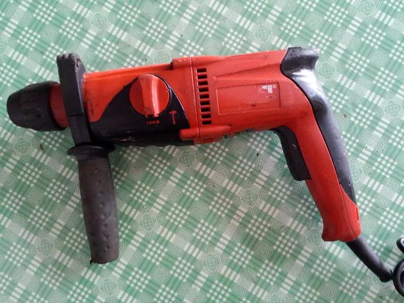 

USED Hilti TE2 hammer package original 220V, quality assurance, the original package inside the rotor,