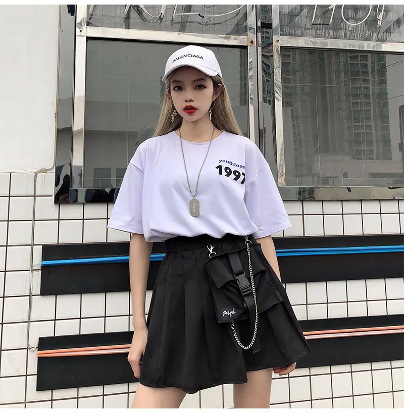 New Womens Skirts Autumn Fashion Short Skirt Female Pleated School Skirt Loose Pocket High Waist Metal Chain Summer Bottoms