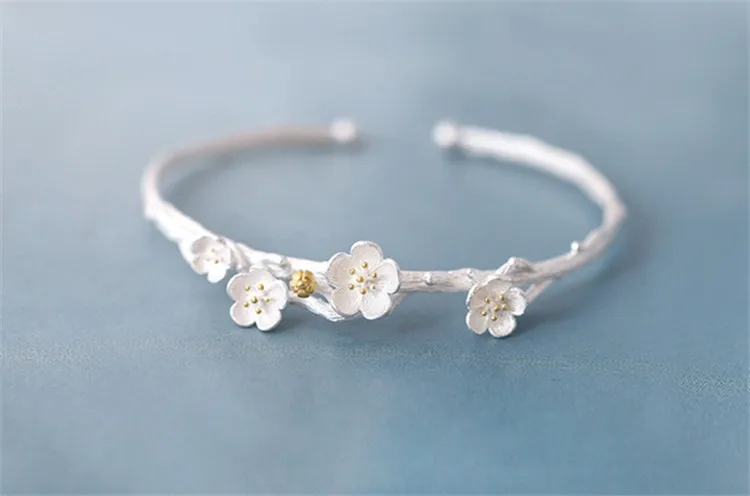 3138450341_717013591