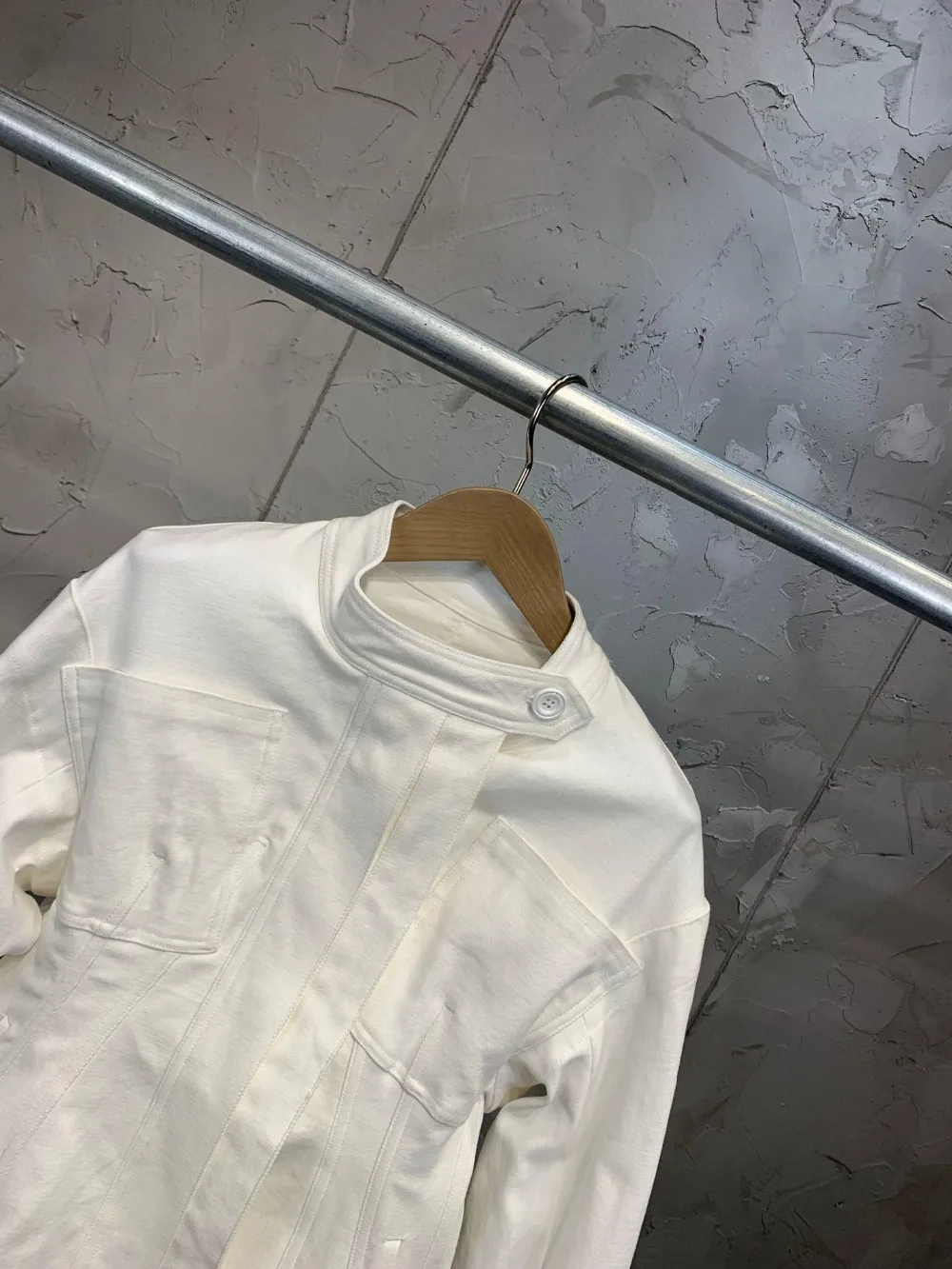 Au Printemps 0304 19 Du Chemise En Denim Début wCvZqR1