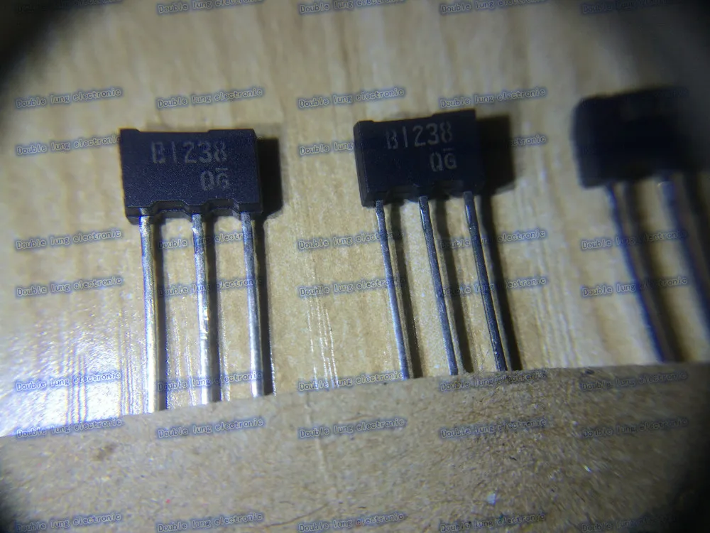 

100PCS/LOT 2SB1238TV2R 2SB1238 B1238 2SB1238-Q TO92F Medium power transistor(TRANS PNP 80V 0.7A)