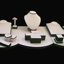 Витрина ювелирных изделий включает серьги кулон браслет дисплей и плинтус ювелирные изделия incounter белый с черным 86*35*20 см