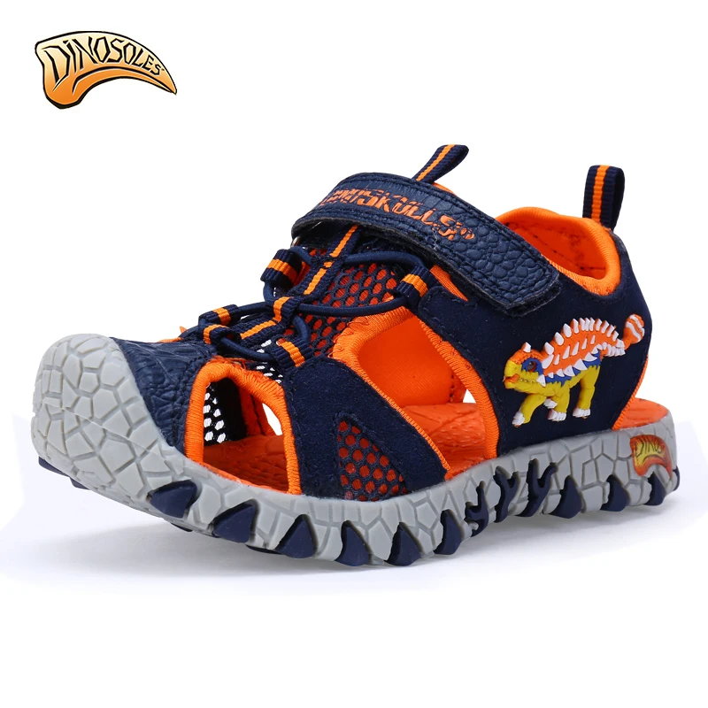 Boys glowing sandals Boys flashing sneakers kids shoes luminous tenis led infantil boys beach sandals 3D dinosaur sandals 27-34 Boys glowing sandals Boys flashing sneakers kids shoes luminous tenis led infantil boys beach sandals 3D dinosaur sandals 27-34