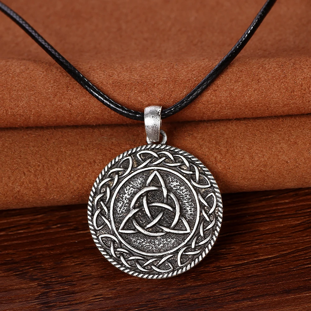 

1Pcs Viking Amulet Pendant Necklace Norse Triquetra Knot Chokers Nordic Jewelry Accessories for Best Friend Drop Shipping