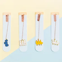 4 шт./компл. нашивкой в виде елки три симпатичных кошек и курица и металлической подвеской; Закладка для книги книга мультфильма Держатель Подарочные канцелярские товары