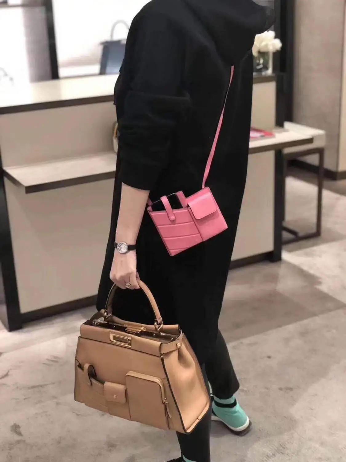 

Luxury Vintage Cool Punk Small Designer Handbags Ladies Satchels Women Cell Phone Slant Spin Pack