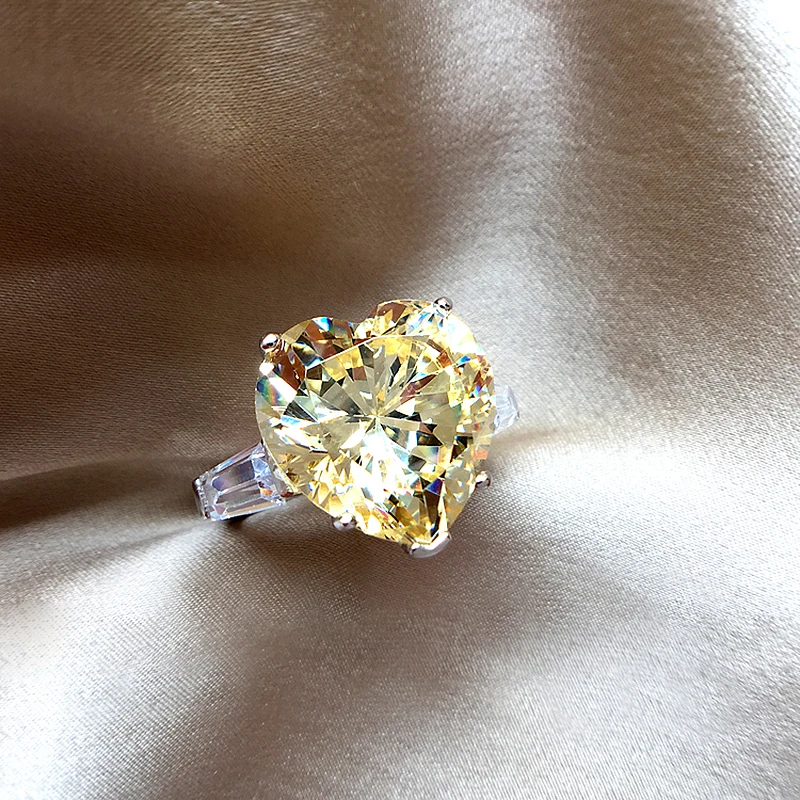 Твердые из белого золота 18 карат 5ctw Муассанит изумруд кольцо с сердечком и желтый синтетические бриллианты чистого золота ювелирные изделия для Для женщин