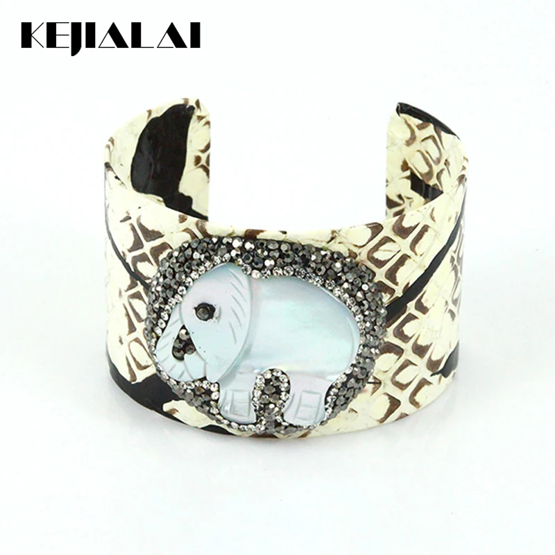 

Punk Style Women Bangle Python Leather Pave Rhinestone Elephant Bracelets Pearl Shell Charm Open Cuff Adjustable Luxury Jewelry