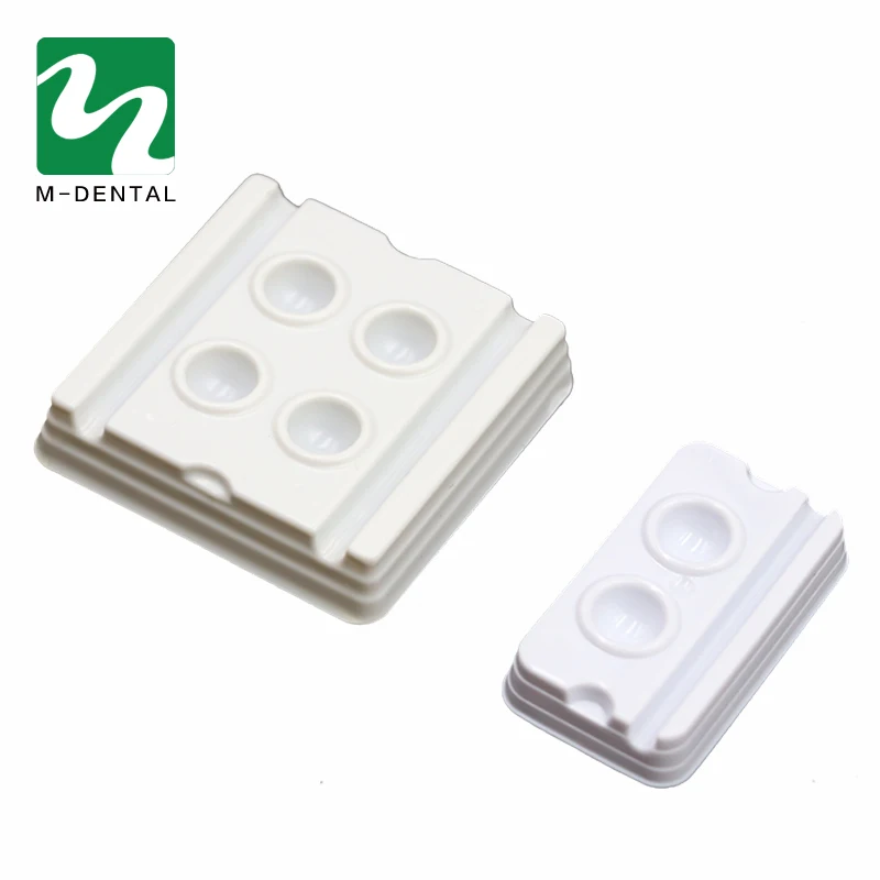 

100PCS Dental lab equipment Plastic Mixing Watering Moisturizing plate Palette 2 Slots/4 Slots for Choose