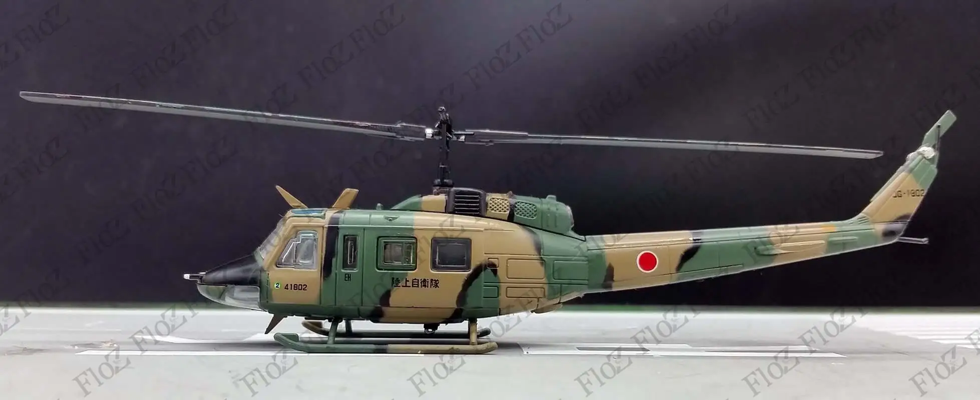 Япония JGSDF UH-1 Iroquois Huey вертолет 1/100 модель самолета литья под давлением