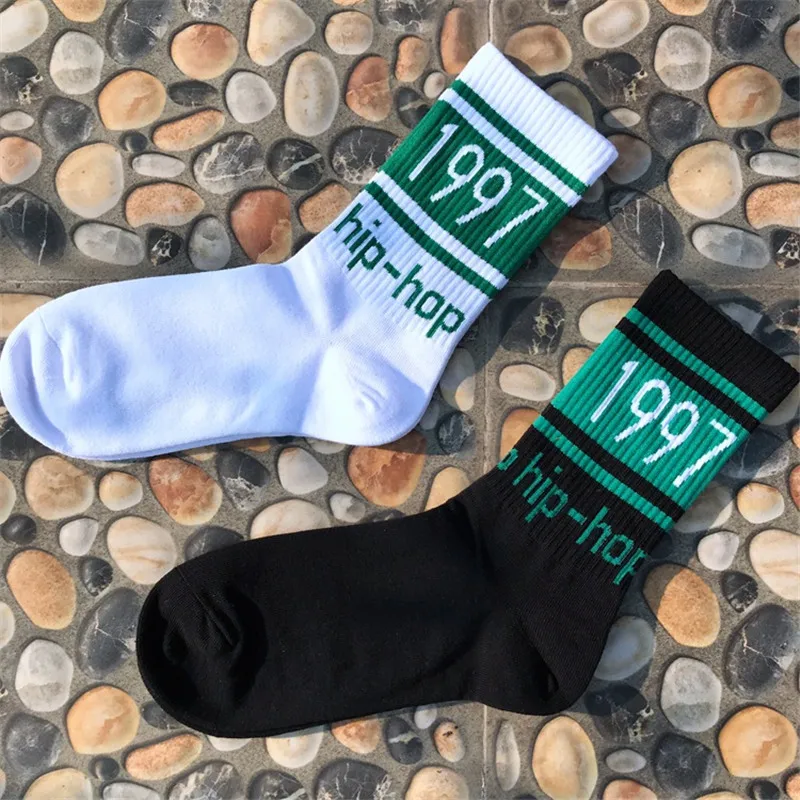 

2018 New fashion harajuku cotton women socks hip hop skate board casual sock unisex female cute socks meias mujer