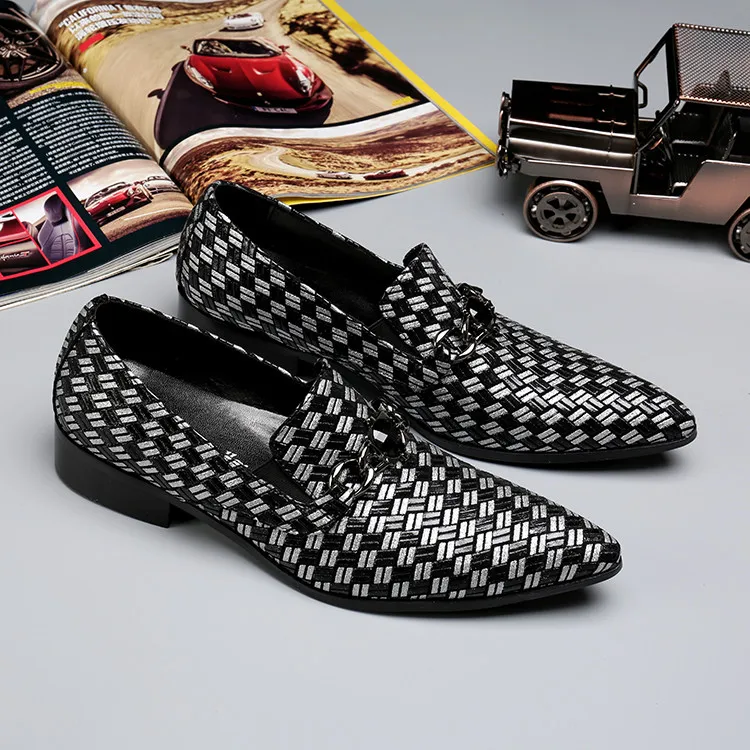 Мужские модельные туфли Роскошные брендовые черные кожаные синие лоферы с шипами мужские туфли с острым носком Классическая Свадебная формальная обувь