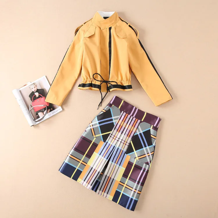 

European and American women's wear winter 2018 The new Long sleeve Pure color The jacket + colorful plaid skirt suit sets