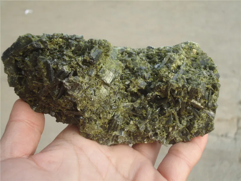 

540g Raw Natural green Tourmaline/minerals specimens Healing PA1030