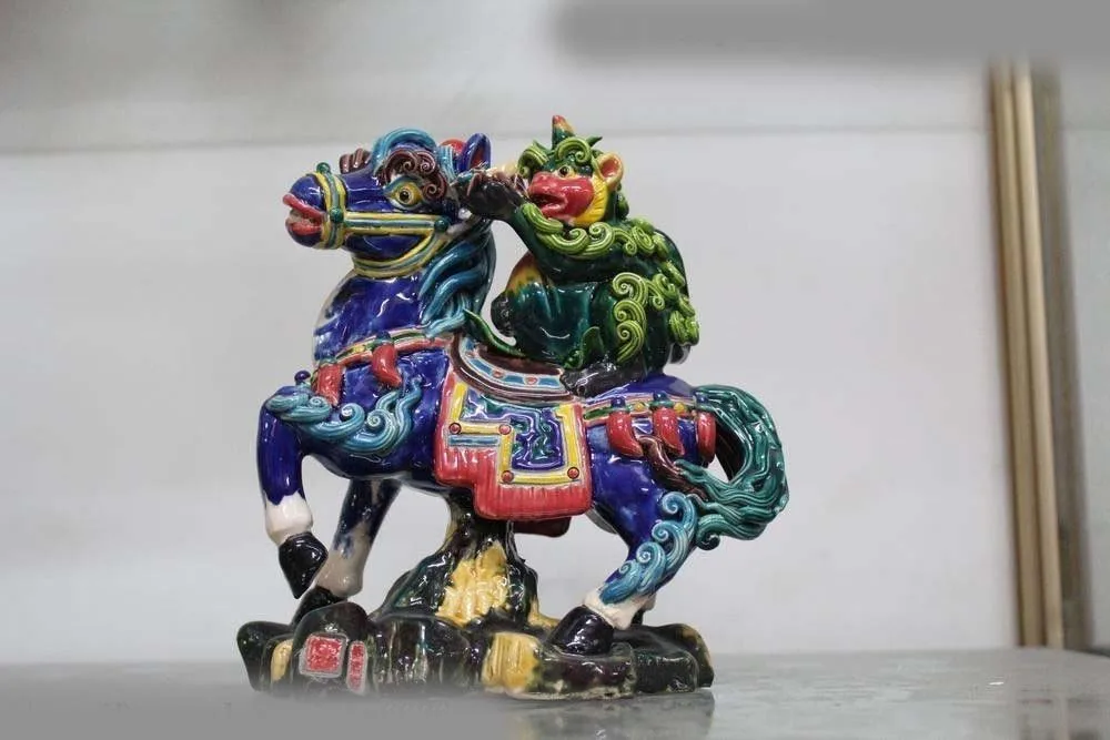 

free shipping Taiwan Cochin pottery Colorful porcelain lucky monkey ride horse fengshui Statue
