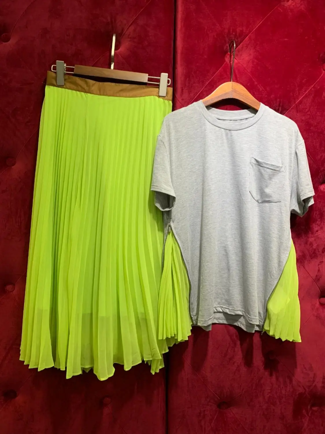 

2019 women fashion sets and summer top with long pleated skirts grey and green light color for femme
